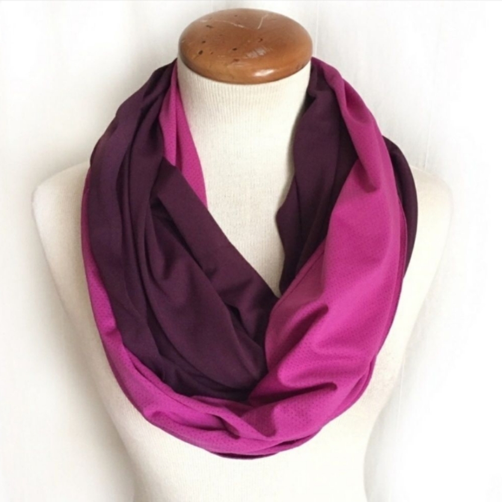 Fabletics Infinity Color block Scarf - Picture 4 of 4